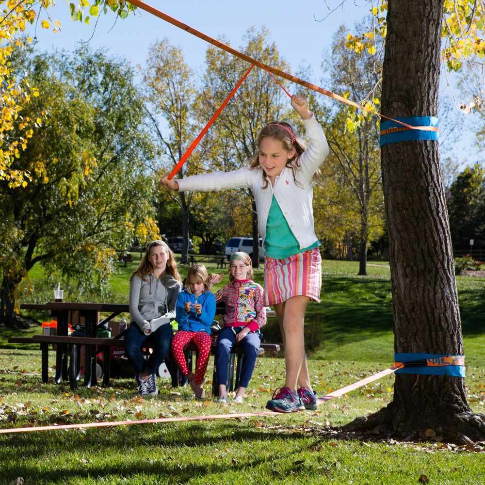 Играть на свежем воздухе. Развлечения для детей на природе. Летние развлечения для детей на улице. Развлечения на свежем воздухе для детей. Дети в парке.