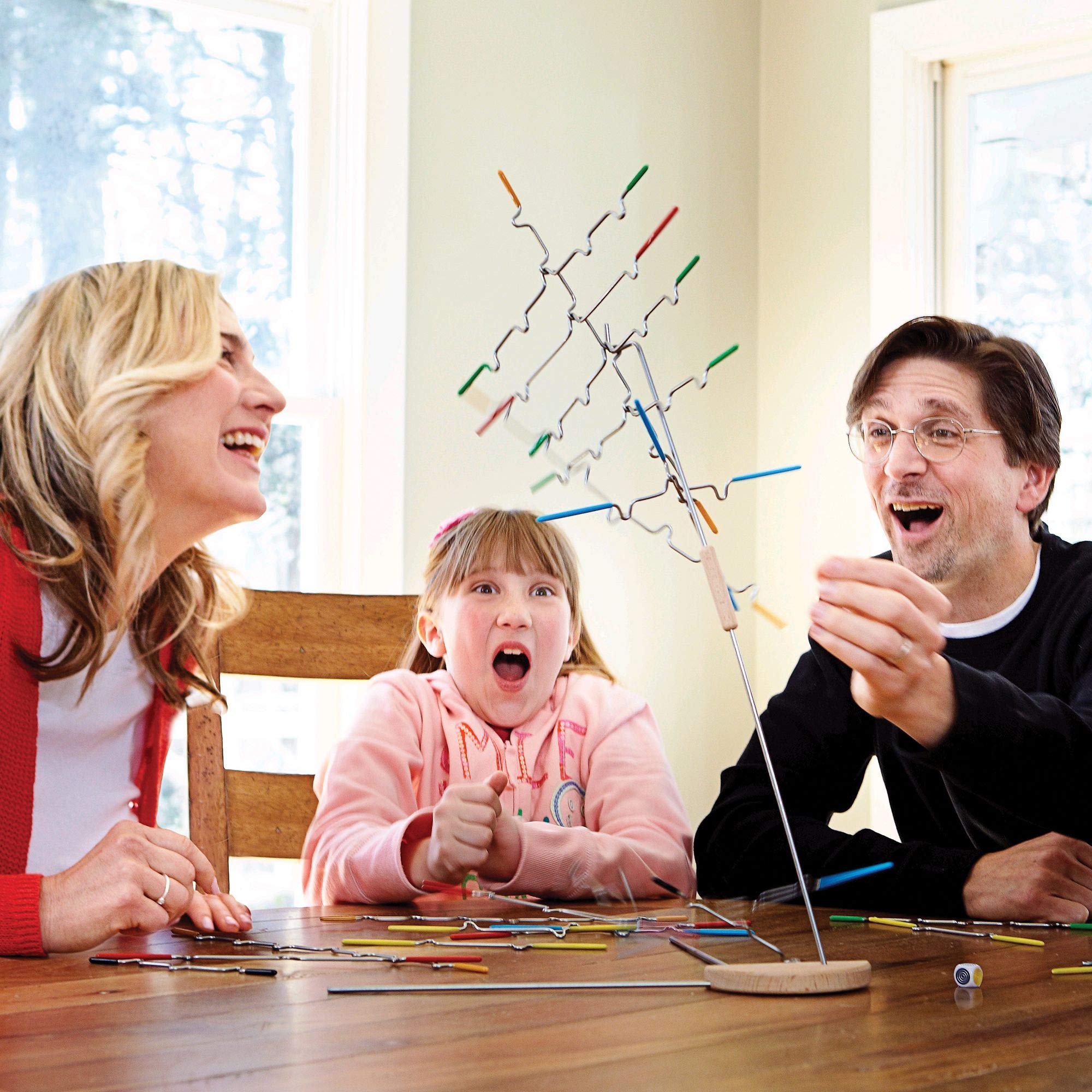 Одной семейные игры. Семейные игры. Настольная игра «о семье». Игрушки для всей семьи. Веселые игры для всей семьи.