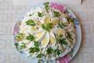 Слоеный салат с куриной печенью