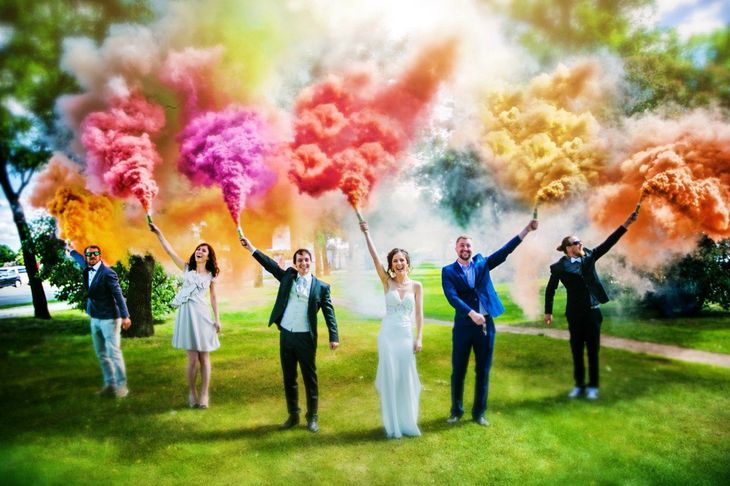 Фотосессия на свадьбу с цветным дымом