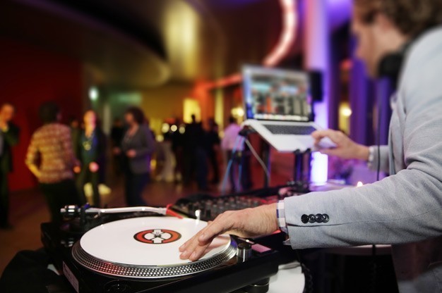 Hiring a DJ for your Teenage Birthday Party
