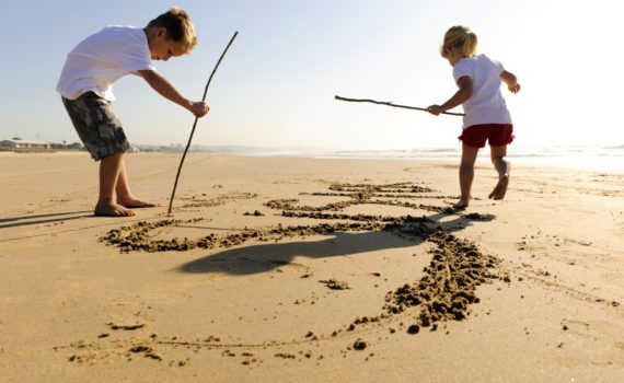 рисунке на песке семейная фотосесси на море