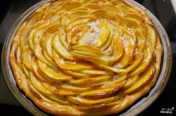 Пирог с яблоками из готового слоеного дрожжевого теста рецепт с фото – Как приготовить пирог из слоеного теста с яблоками по пошаговому рецепту с фото
