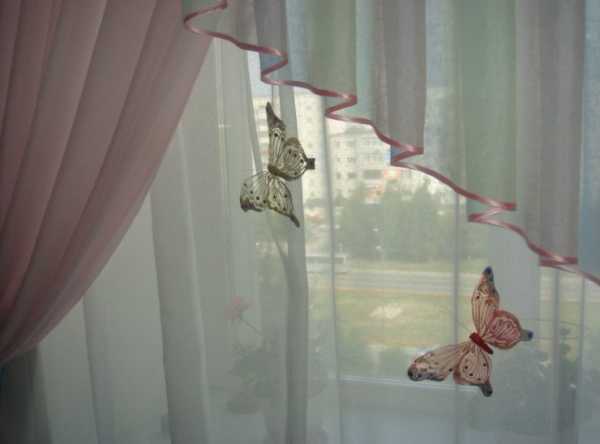 Оформление комнаты бабочками из бумаги